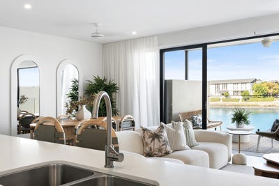 /international/au/57-35-grant-avenue-hope-island-qld-148328932/
