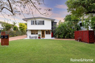/international/au/7-bay-street-pallarenda-qld-148473500/