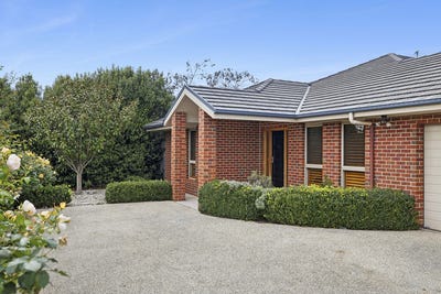 /international/au/13-plummer-street-new-gisborne-vic-150911076/