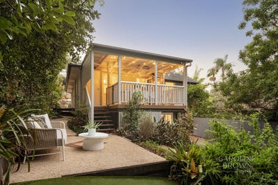 /international/au/18-carroll-street-bardon-qld-151057236/
