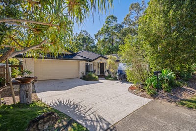 /international/au/7-cabbage-palm-court-little-mountain-qld-151886828/