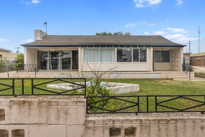 /international/au/8-main-street-port-victoria-sa-151230636/