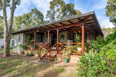 /international/au/16-doherty-court-kangaroo-gully-wa-151298916/