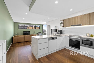 /international/au/35-9-flora-street-stones-corner-qld-151128924/
