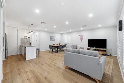 /international/au/6-rich-way-spring-farm-nsw-151331212/