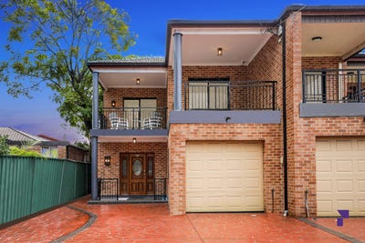 /international/au/129a-boronia-road-greenacre-nsw-148549436/