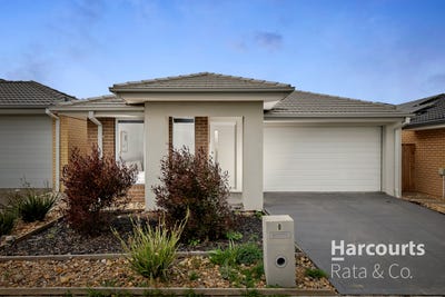 /international/au/8-lunar-street-beveridge-vic-152388024/
