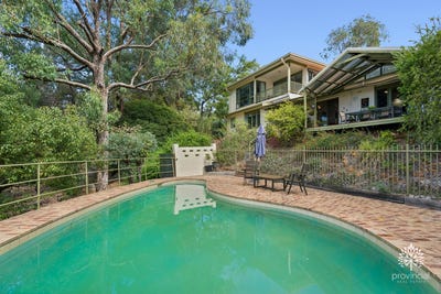 /international/au/8-echo-road-kalamunda-wa-150920568/
