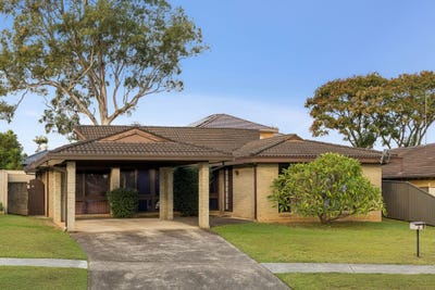 /international/au/8-renton-avenue-moorebank-nsw-151402396/
