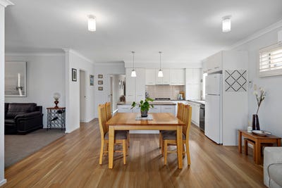 /international/au/5-bayside-court-rosebud-vic-152149084/