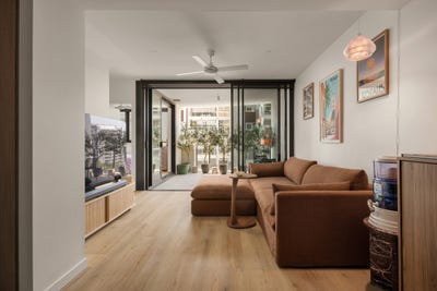 /international/au/10606-7-wharf-street-hamilton-qld-152432412/