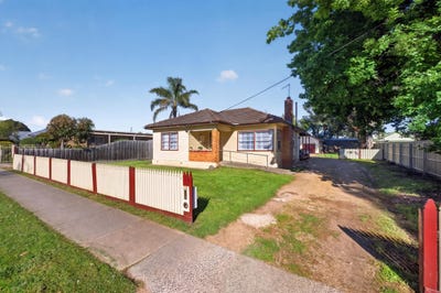 /international/au/77-powerscourt-street-maffra-vic-152638932/