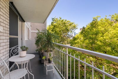 /international/au/18-2a-forsyth-street-glebe-nsw-152610536/