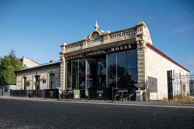 /international/au/23-25-macdonnell-street-naracoorte-sa-505100460/