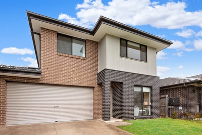 /international/au/17-burringora-street-werrington-nsw-148648740/