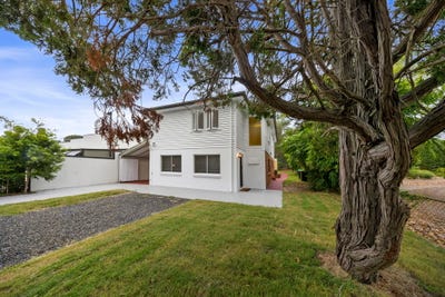 /international/au/10-runic-street-bardon-qld-151038504/