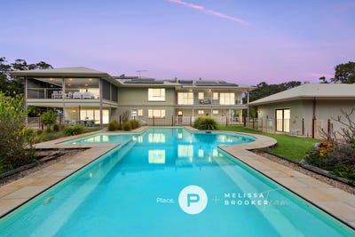 /international/au/121-campbell-parade-beachmere-qld-152517148/