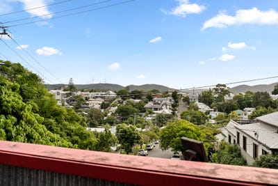 /international/au/4-zig-zag-street-red-hill-qld-148077348/