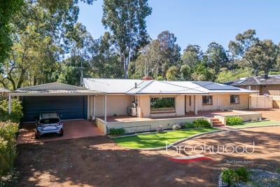 /international/au/4-sadlier-court-stoneville-wa-152414612/