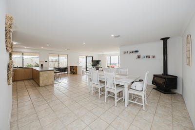 /international/au/43-weatherley-drive-two-rocks-wa-151225900/