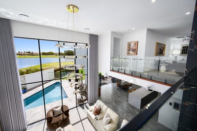 /international/au/9213-peter-senior-drive-hope-island-qld-152458776/