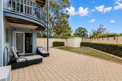 /international/au/6-24-morrit-way-parmelia-wa-151022952/