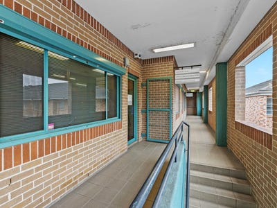 /international/au/3-8-10-castlereagh-street-penrith-nsw-505132804/
