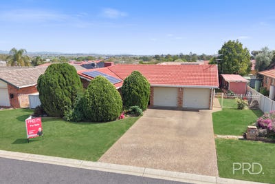 /international/au/48-dibar-drive-hillvue-nsw-152438776/
