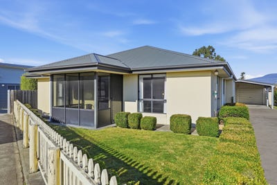 /international/au/6-henry-place-brighton-tas-151257520/