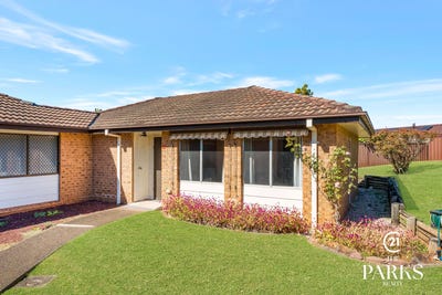 /international/au/5-26-turquoise-crescent-bossley-park-nsw-151088144/