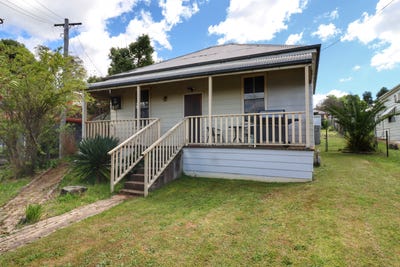 /international/au/2-lynch-street-cowra-nsw-152598432/