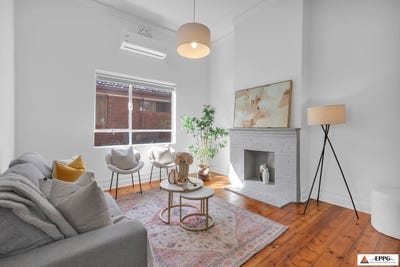 /international/au/4-elphin-grove-hawthorn-vic-150796580/