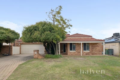 /international/au/64-morton-loop-canning-vale-wa-152540652/
