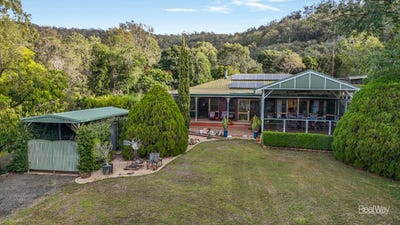 /international/au/33-35-meadows-road-withcott-qld-151484216/