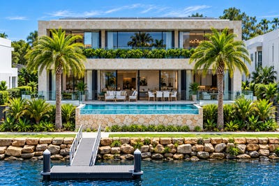 /international/au/28-pearl-beach-drive-helensvale-qld-204677772/