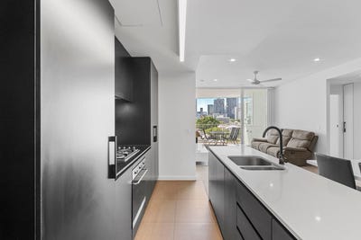 /international/au/505-8-donkin-street-west-end-qld-152367944/