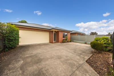 /international/au/22c-boisdale-street-maffra-vic-151100672/