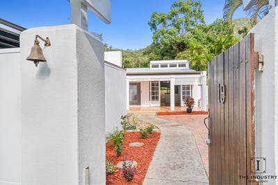 /international/au/19-macalister-place-smithfield-qld-151321396/