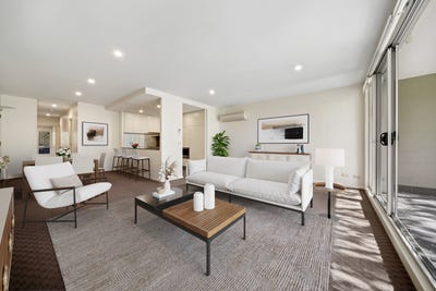 /international/au/42-40-canberra-avenue-forrest-act-151401256/