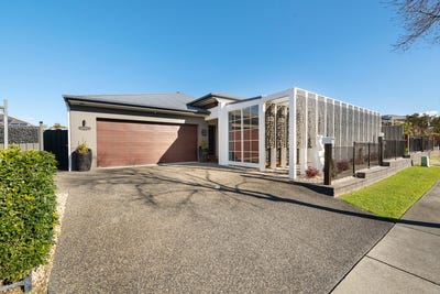 /international/au/13-whitetip-street-chisholm-nsw-152008208/