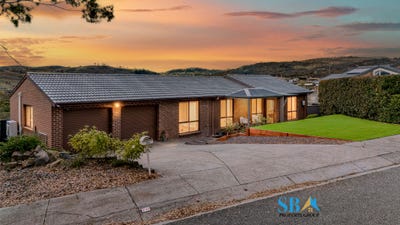 /international/au/19-mackerras-crescent-theodore-act-151305120/