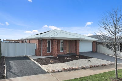 /international/au/5-kurrajong-road-warragul-vic-151926364/