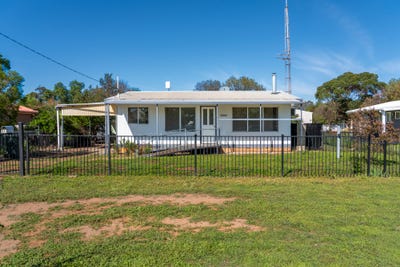/international/au/31-loch-street-ganmain-nsw-151024256/