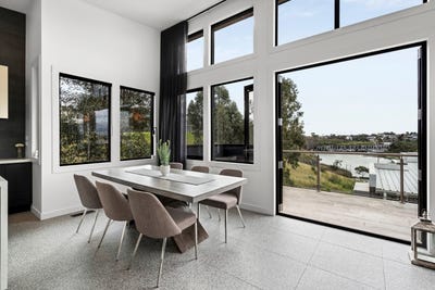 /international/au/5-valley-lake-boulevard-keilor-east-vic-151472820/