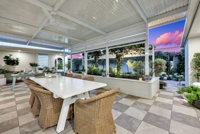/international/au/19-trevors-road-bargara-qld-151027144/