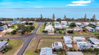 /international/au/13-oak-street-woodgate-qld-204560692/