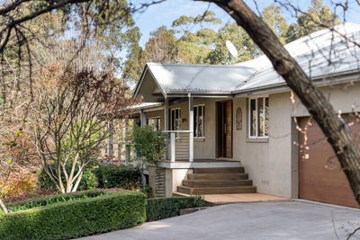 /international/au/7-grey-gum-lane-bundanoon-nsw-151404900/
