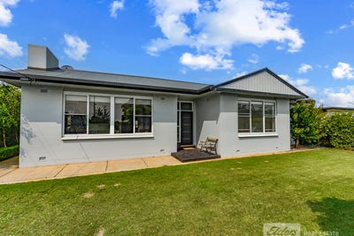 /international/au/1-rendelsham-road-millicent-sa-151448264/