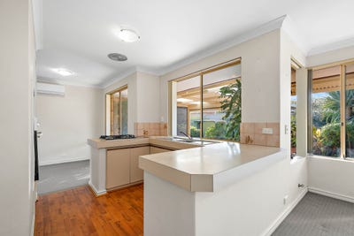 /international/au/4-126-gilbertson-road-kardinya-wa-151589828/