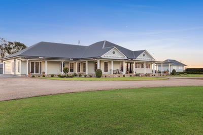 /international/au/-balvaird-9368-new-england-highway-geham-qld-150968896/
